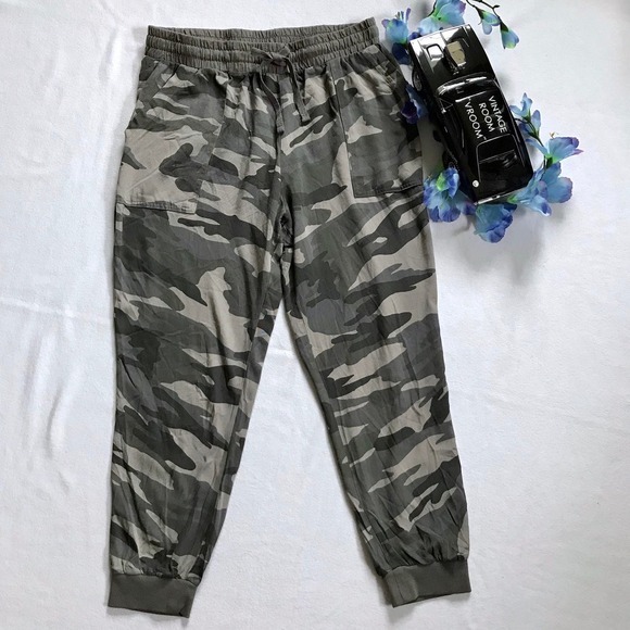 Splendid NWOT Gray Camo Lightweight Jogger Women L - Picture 2 of 12